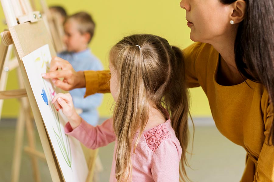 Scuola infanzia paritaria: pittura insieme